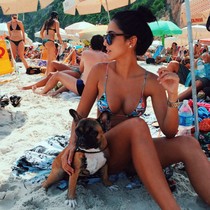 Chubby Women in Bikinis 02